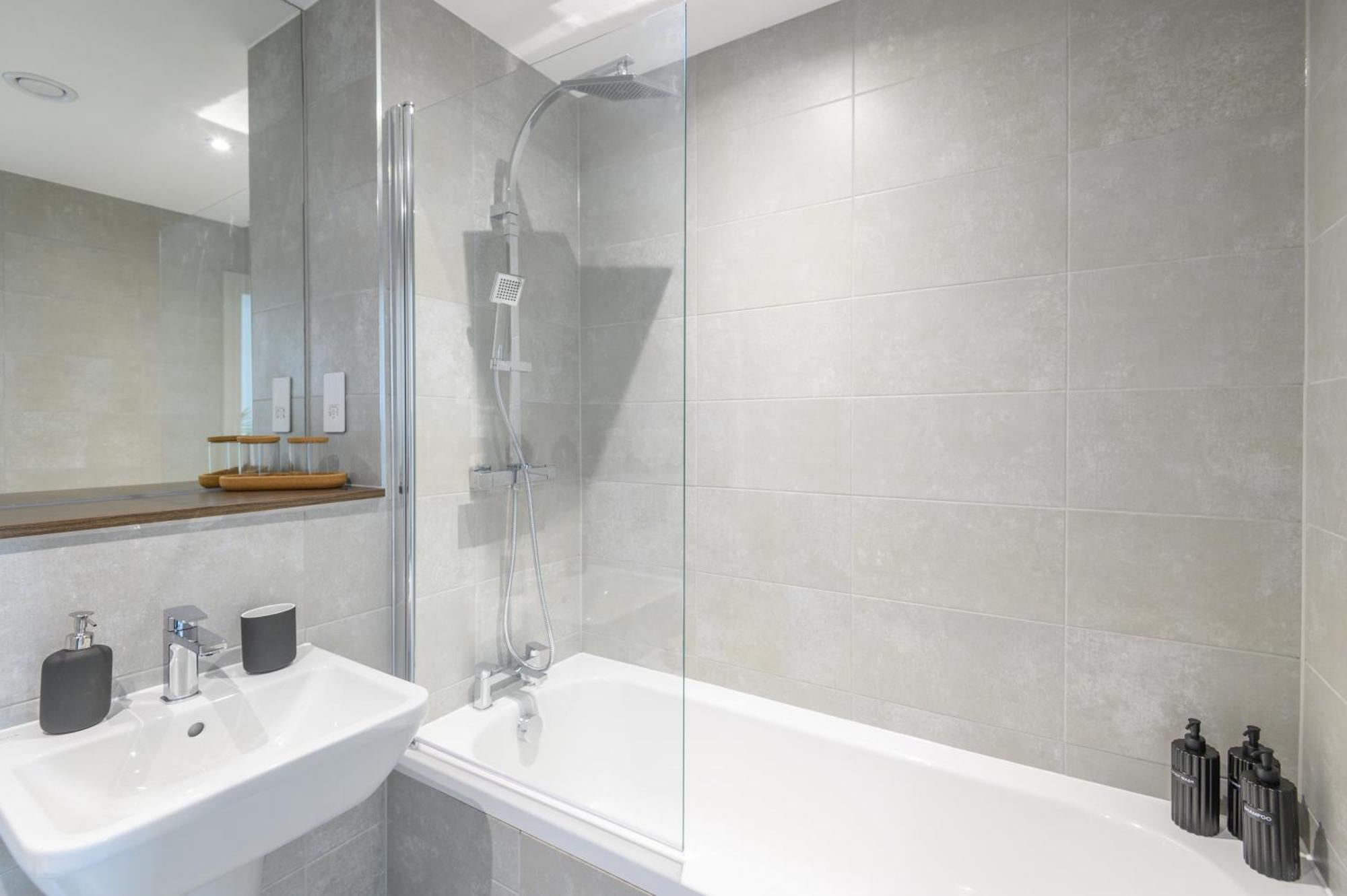 Superior 1 Bed Apartment By Leeds Train Staiton 외부 사진